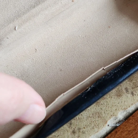 Maui Jim Tortoise Sunglasses with Blue Case - Picture 3 of 12